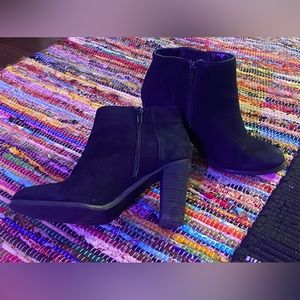 Carlos Santana Suede Boots black